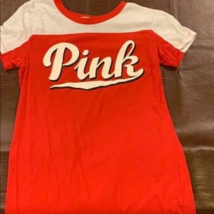 pink t-shirt